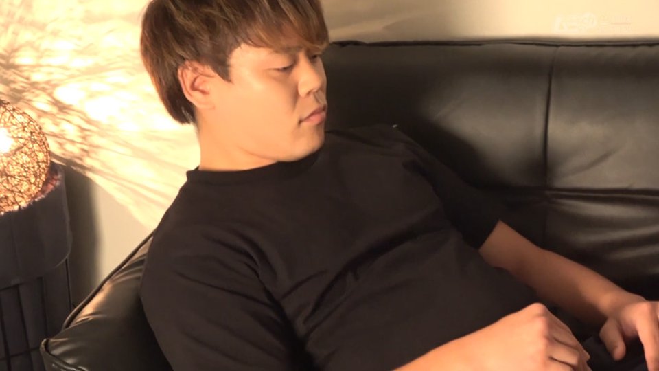 天性のドスケベ!27歳のぽちゃ可愛男子が自らオナニーを披露