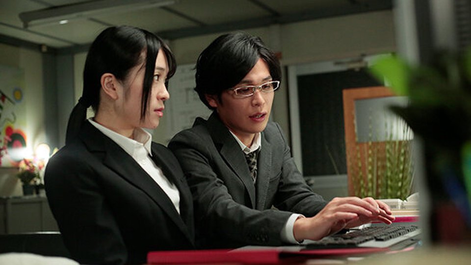 ミステリアスな上司との禁断のオフィスラブ!『火遊びに、ゆらぐ』